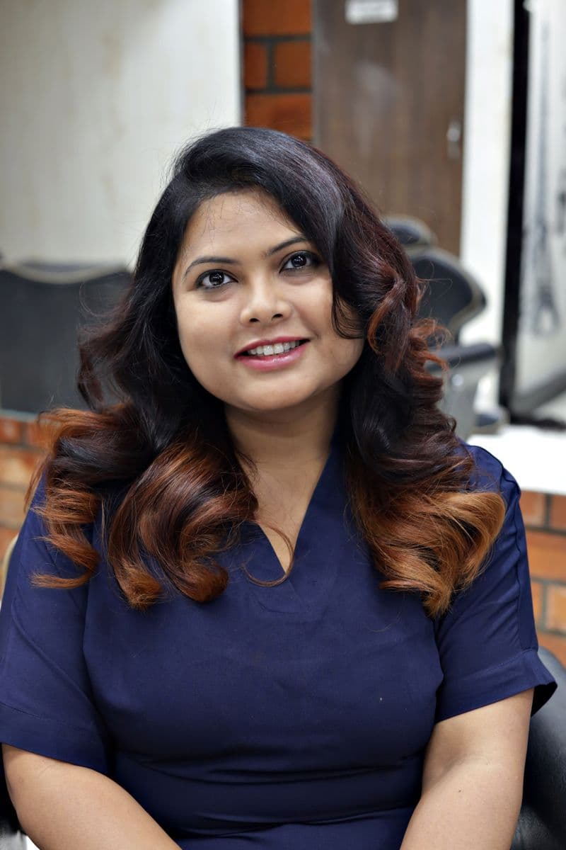 Dark-to-copper ombré curls
